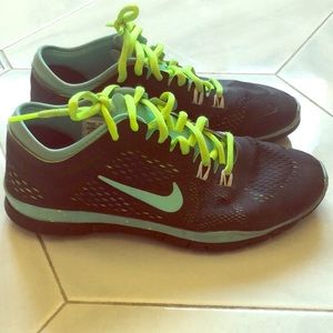 Nike sneakers size 6.5